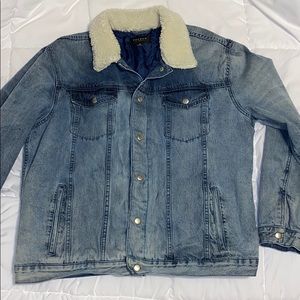 Men’s denim jacket with Sherpa collar